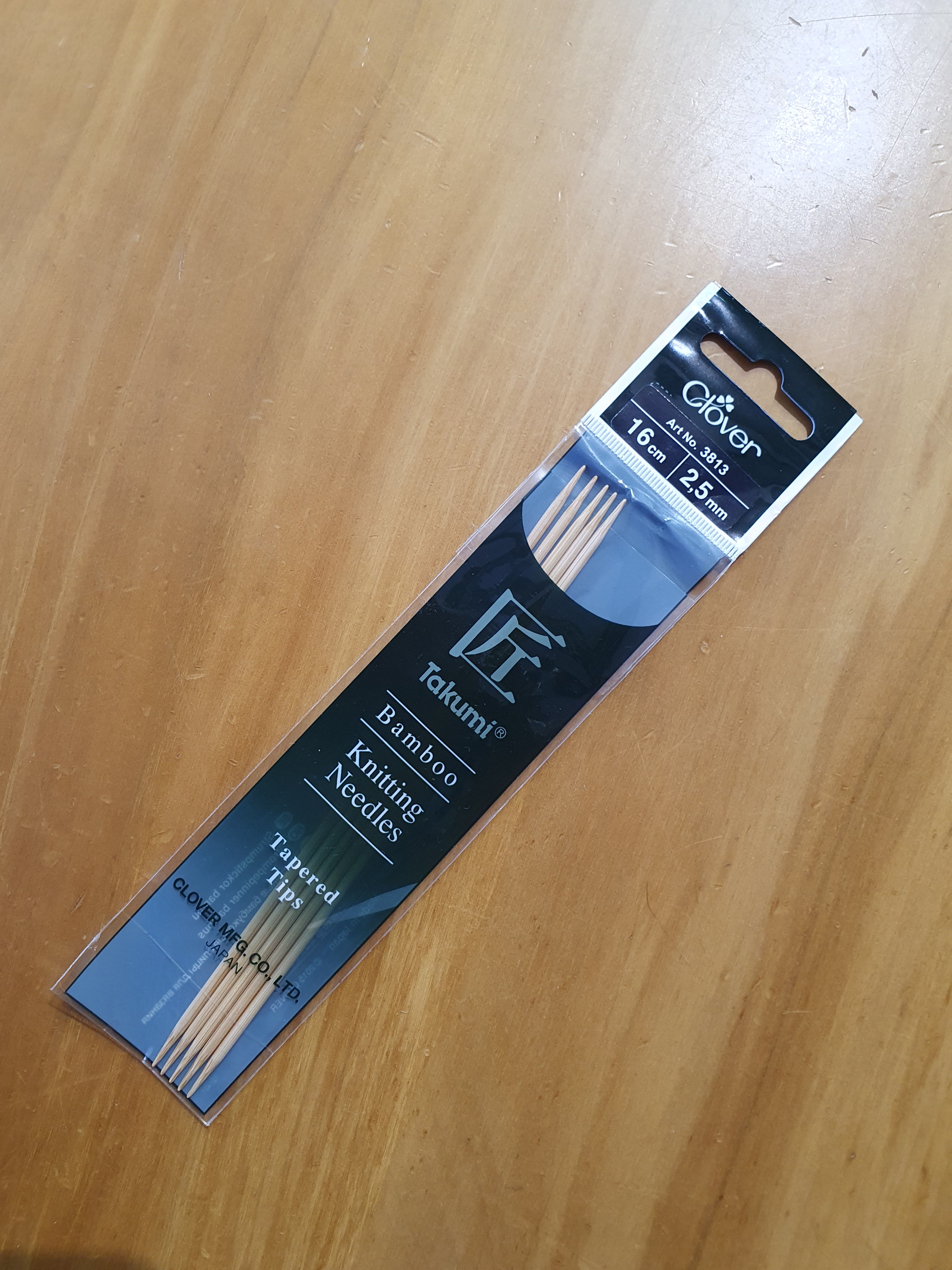 Clover Knitting Needles Bamboo DPN - 2.5 mm