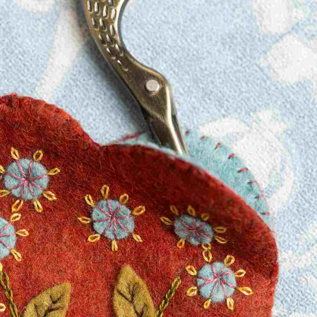 Corinne Lapierre Felt Craft Kit - Embroidered Scissor Pouch &amp; Mini Pincushion