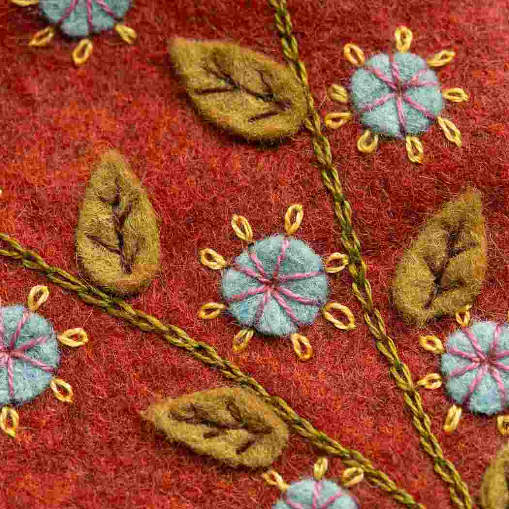 Corinne Lapierre Felt Craft Kit - Embroidered Scissor Pouch &amp; Mini Pincushion