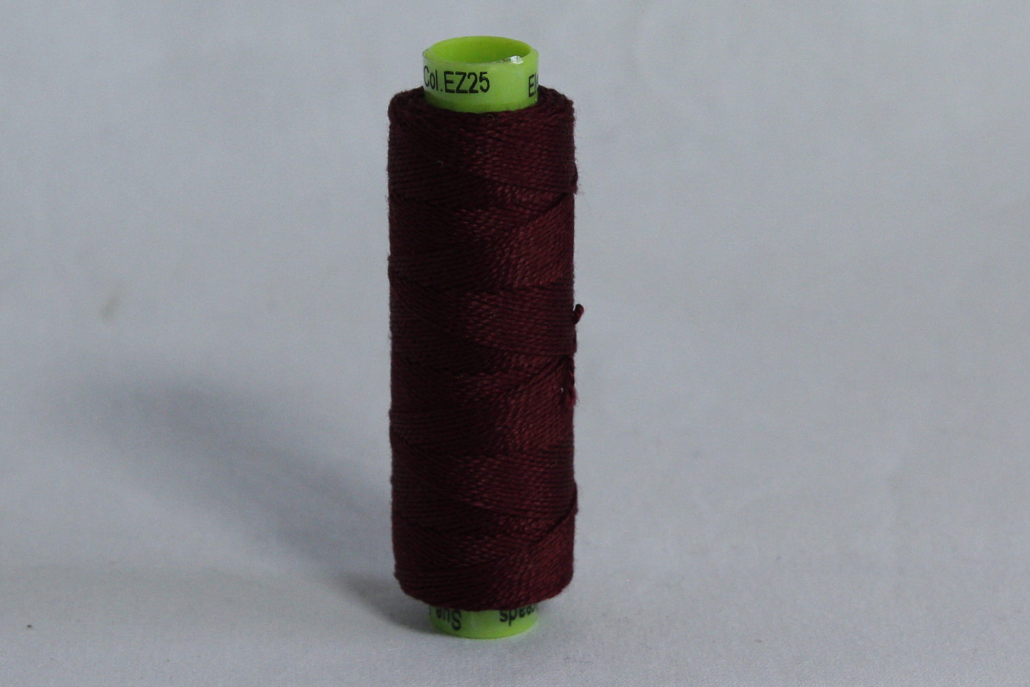 Wonderfil Eleganza Thread - EZ25 - Signature Wine
