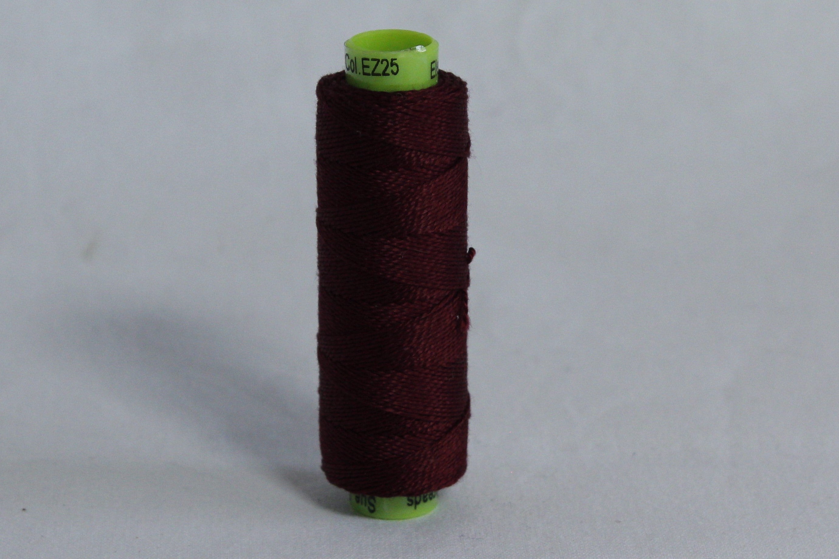 Wonderfil Eleganza Thread - EZ25 - Signature Wine