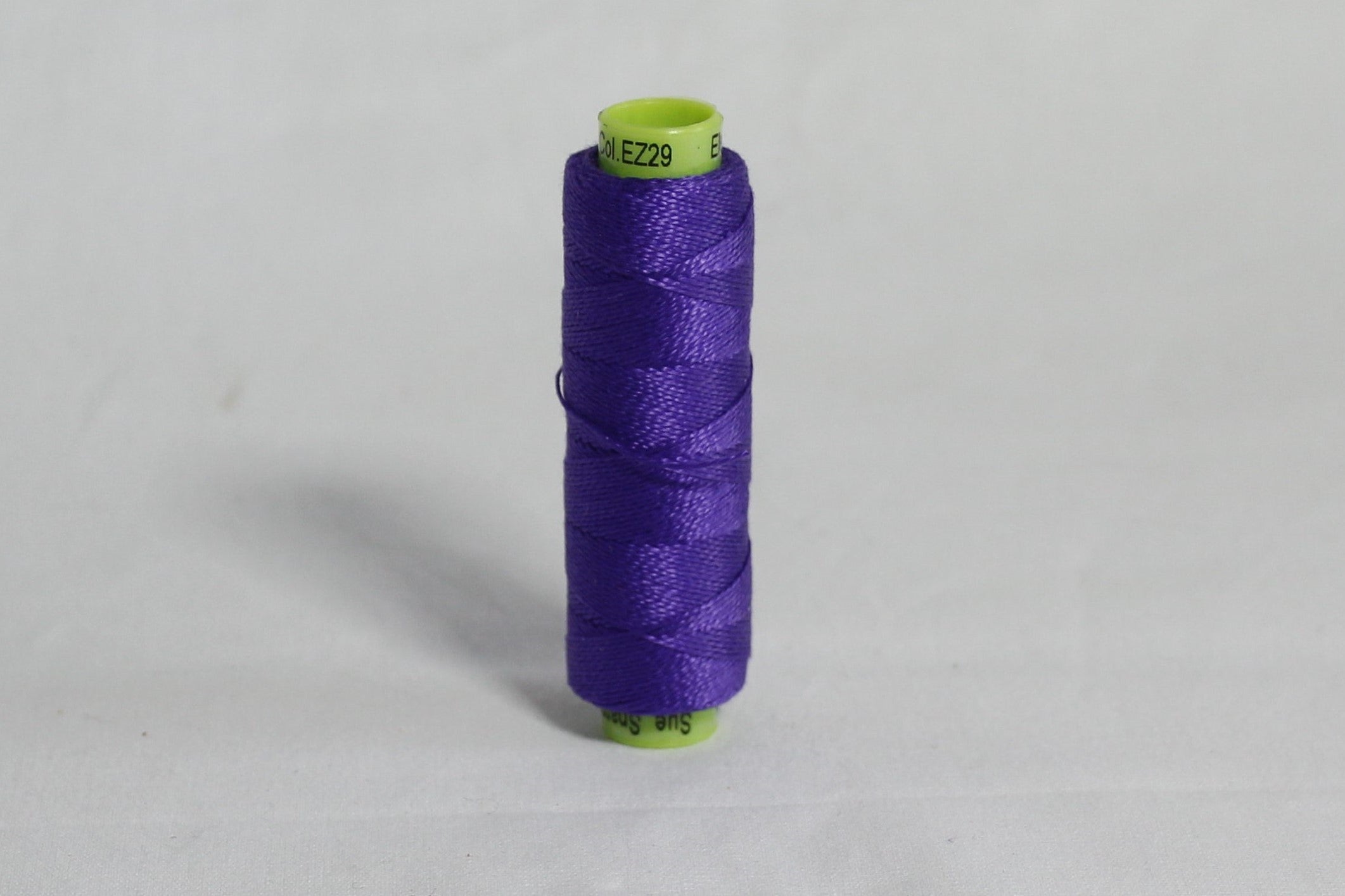 Wonderfil Eleganza Thread - EZ29 - Your Majesty