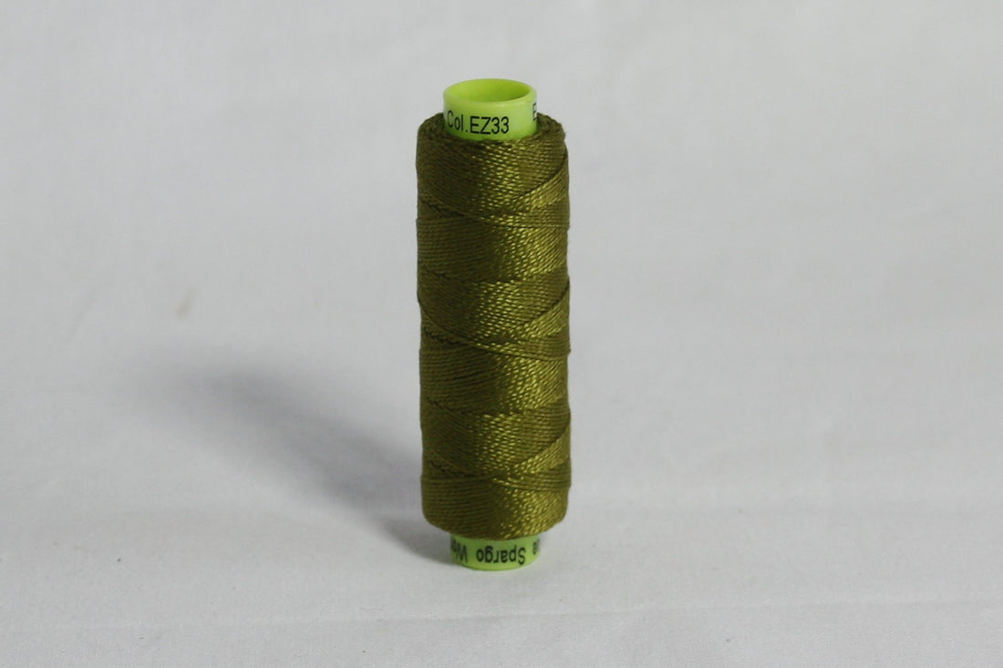 Wonderfil Eleganza Thread - EZ33 - Lazy Lizard
