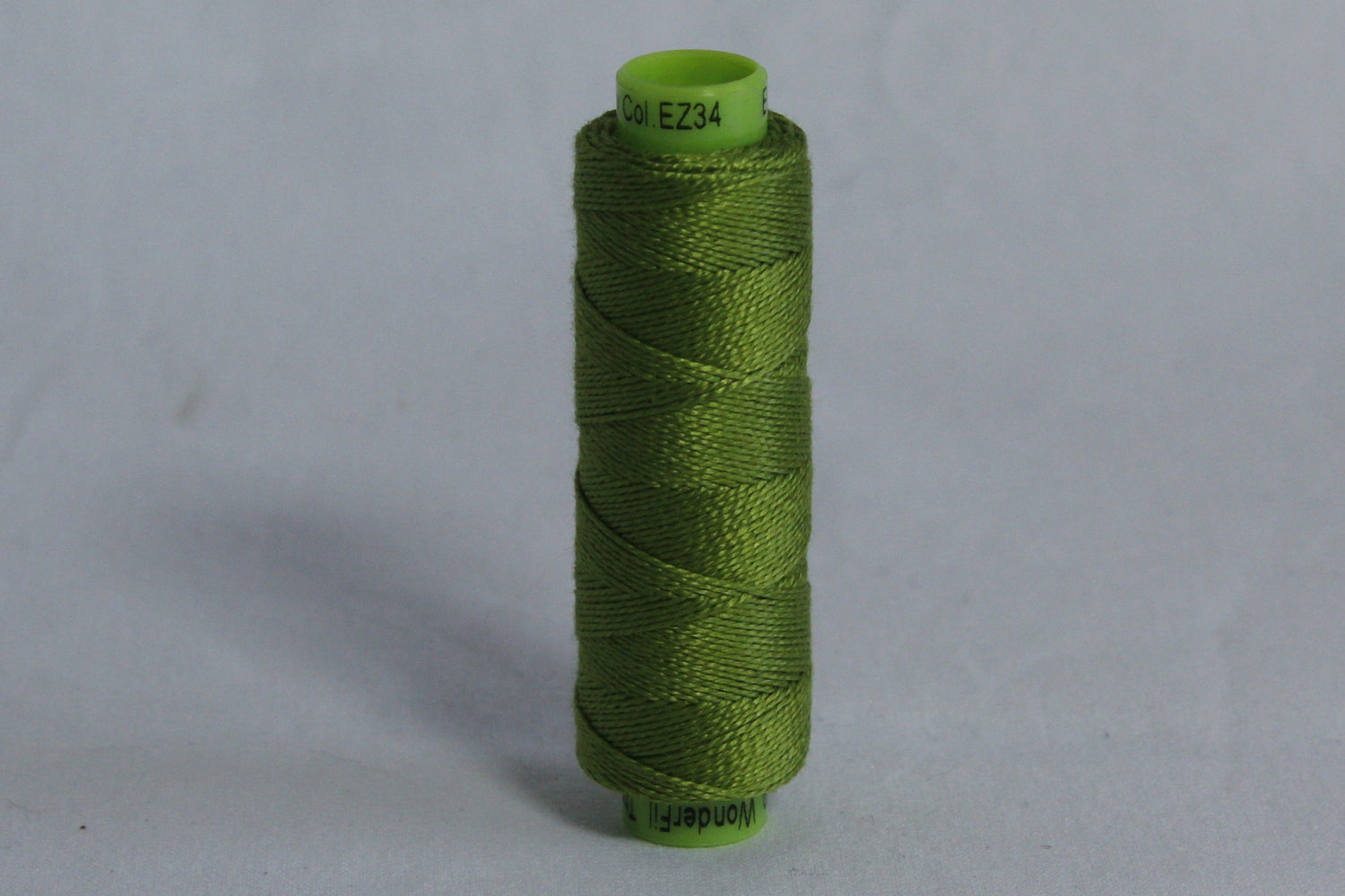 Wonderfil Eleganza Thread - EZ34 - Tree Frog