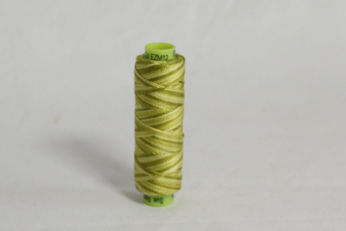 Wonderfil Eleganza Thread - EZM12 - Inchworm