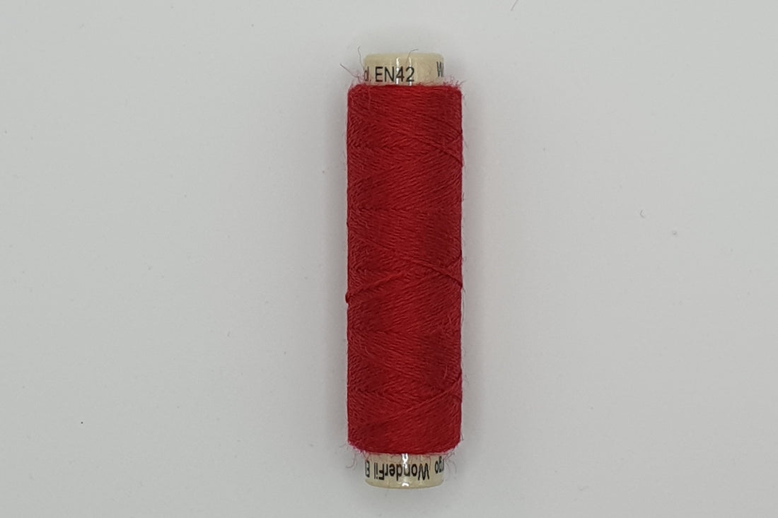 Wonderfil Ellana Thread - EN42 Dark Cerise